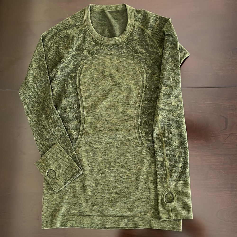 Lululemon Fit Swiftly Thumb hole